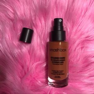 BRAND NEW SMASHBOX FOUNDATION